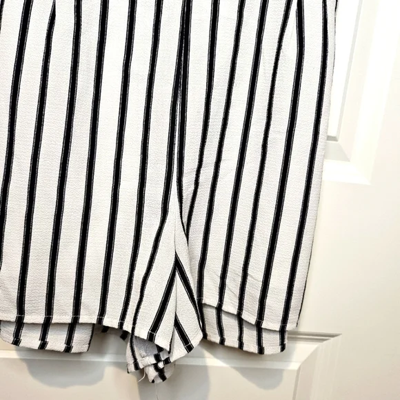 Crystal Sky Striped Romper Tie Waist  Flutter Sleeve Juniors 11 Fits 8 Resort - Picture 9 of 12